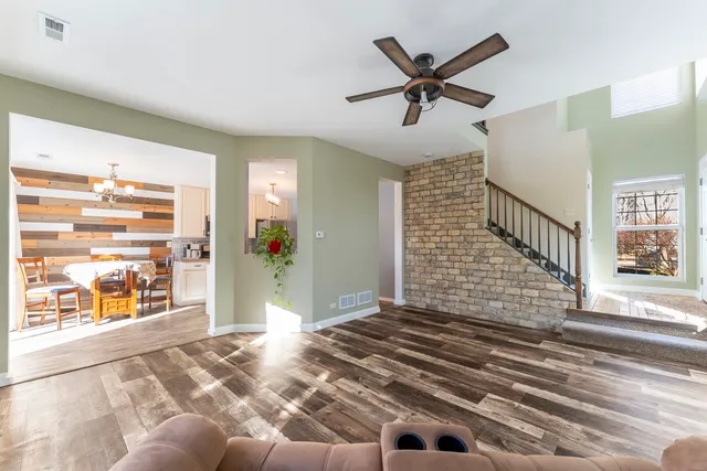 $300,000 | 794 Pointe Drive, Unit 794, Crystal Lake, IL 60014