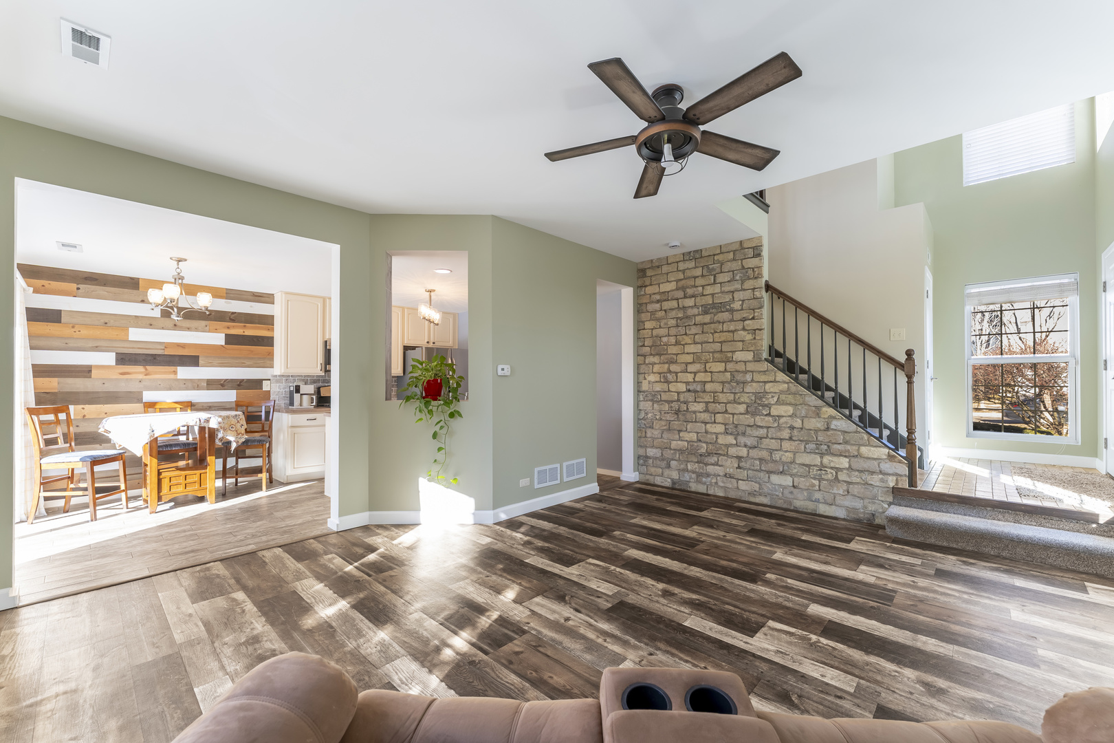 794 Pointe Drive, Unit 794 Crystal Lake, IL 60014 - Photo 4 of 20 a view of an empty room