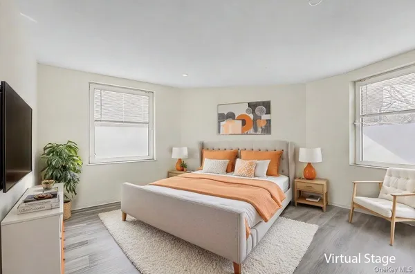 $628,000 | 100 Great Neck Road, Unit 4D, Great Neck, NY 11021