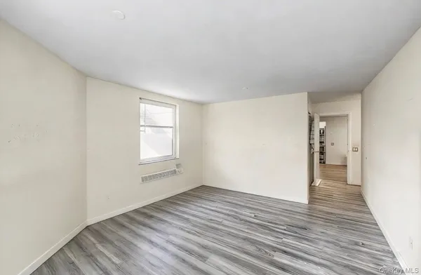 $628,000 | 100 Great Neck Road, Unit 4D, Great Neck, NY 11021