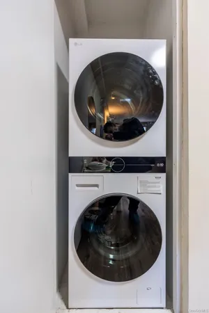 $628,000 | 100 Great Neck Road, Unit 4D, Great Neck, NY 11021