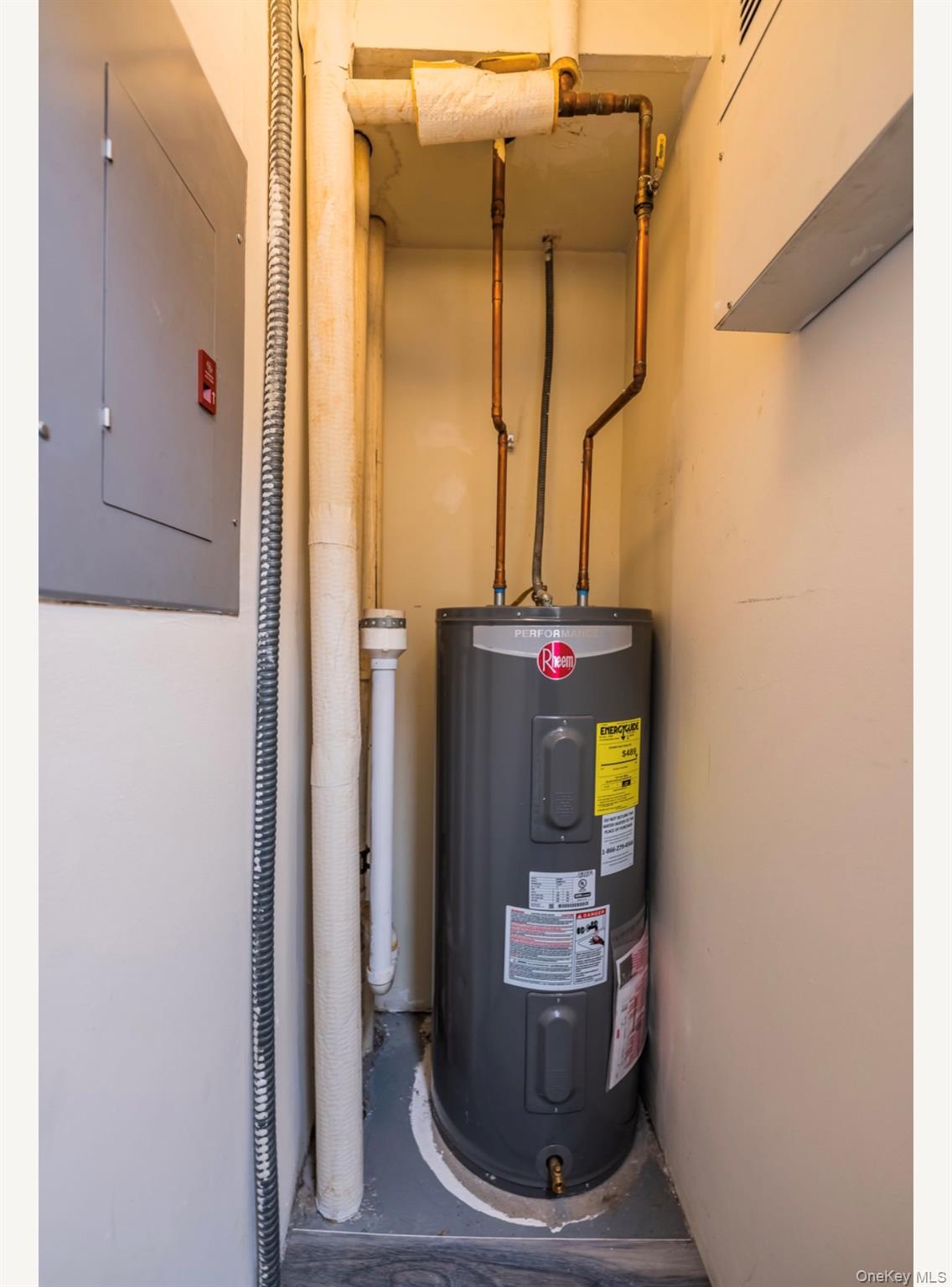 100 Great Neck Road, Unit 4D Great Neck, NY 11021 - Photo 25 of 32