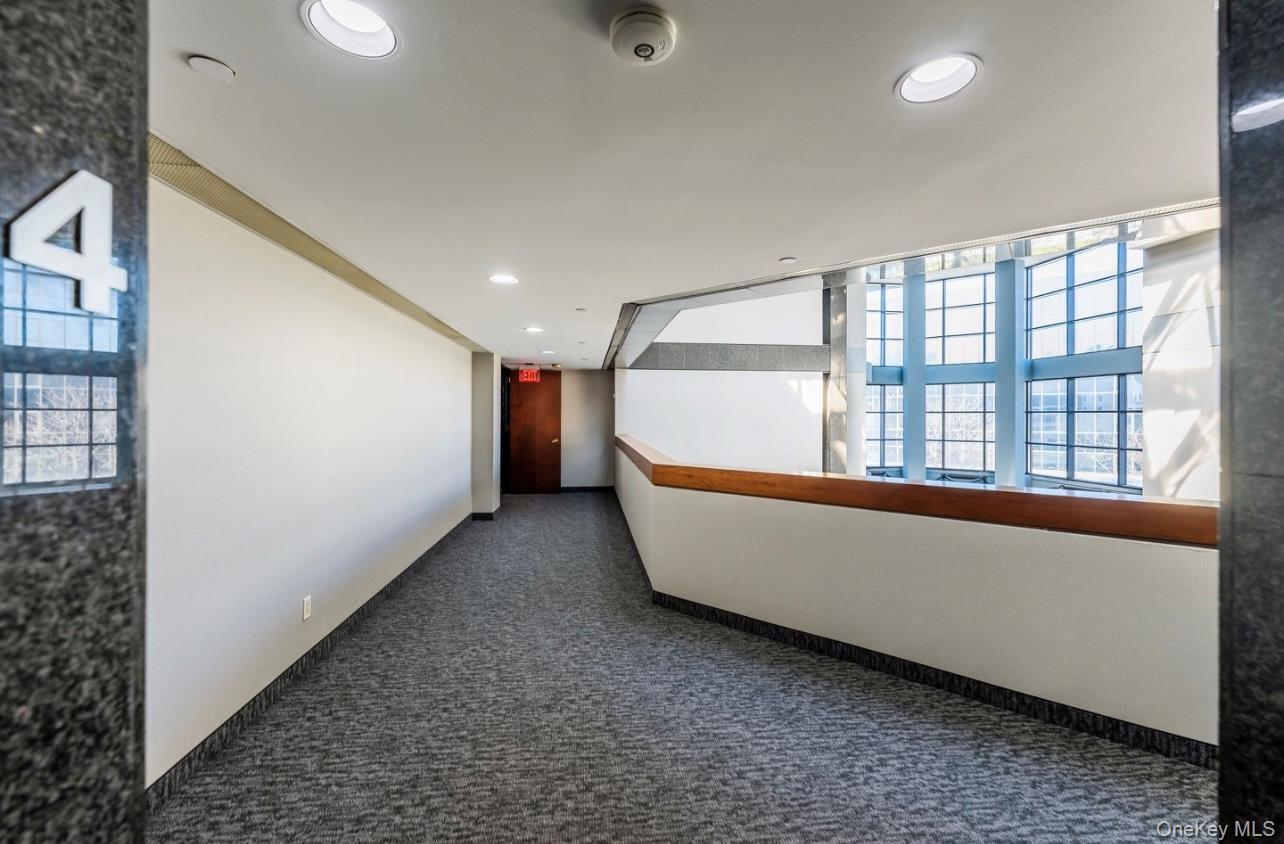 100 Great Neck Road, Unit 4D Great Neck, NY 11021 - Photo 28 of 32