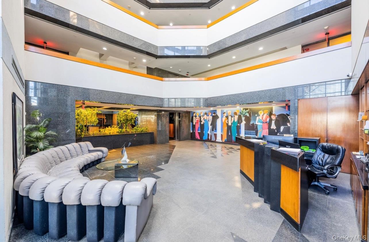 100 Great Neck Road, Unit 4D Great Neck, NY 11021 - Photo 3 of 32