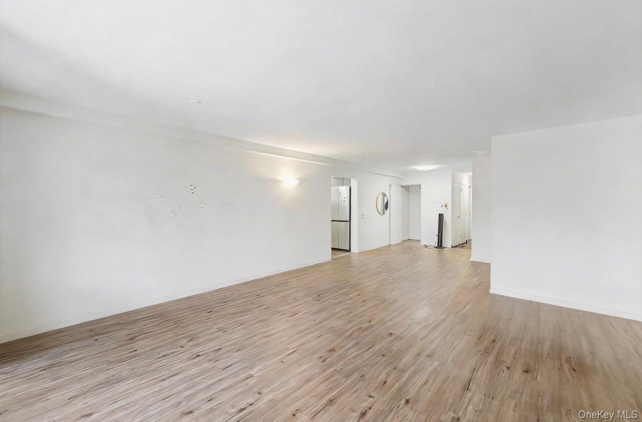 100 Great Neck Road, Unit 4D Great Neck, NY 11021 - Photo 7 of 32