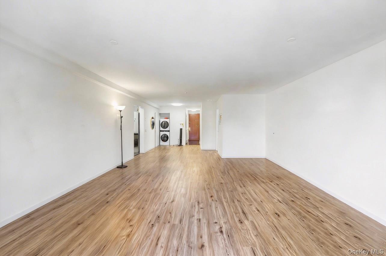 100 Great Neck Road, Unit 4D Great Neck, NY 11021 - Photo 10 of 32