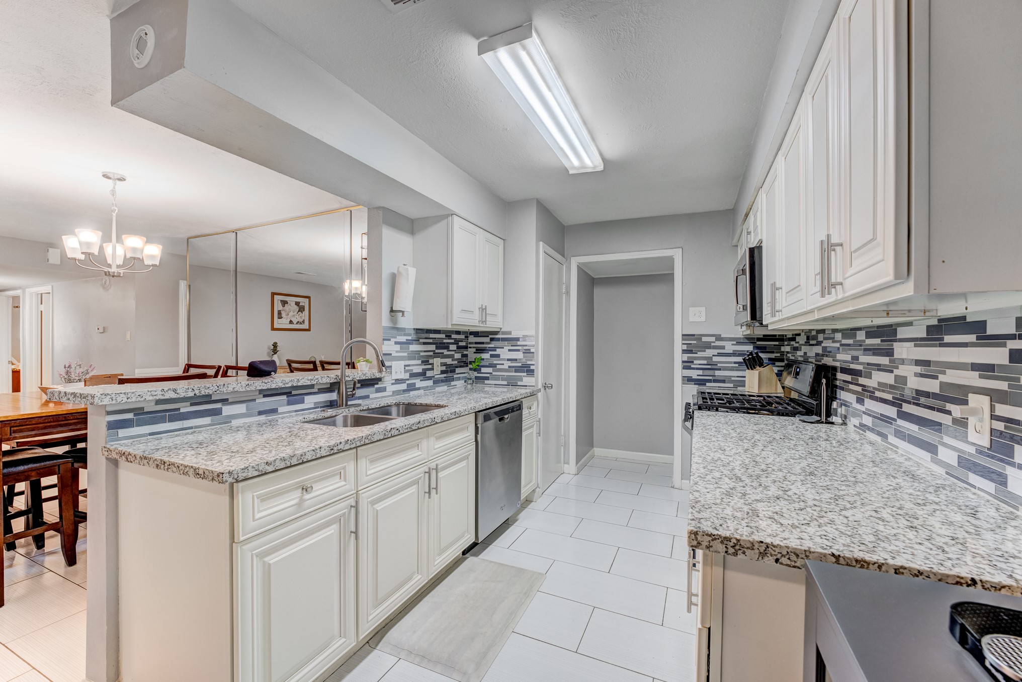 11819 South Nottingham Circle Houston, TX 77071 - Photo 14 of 43