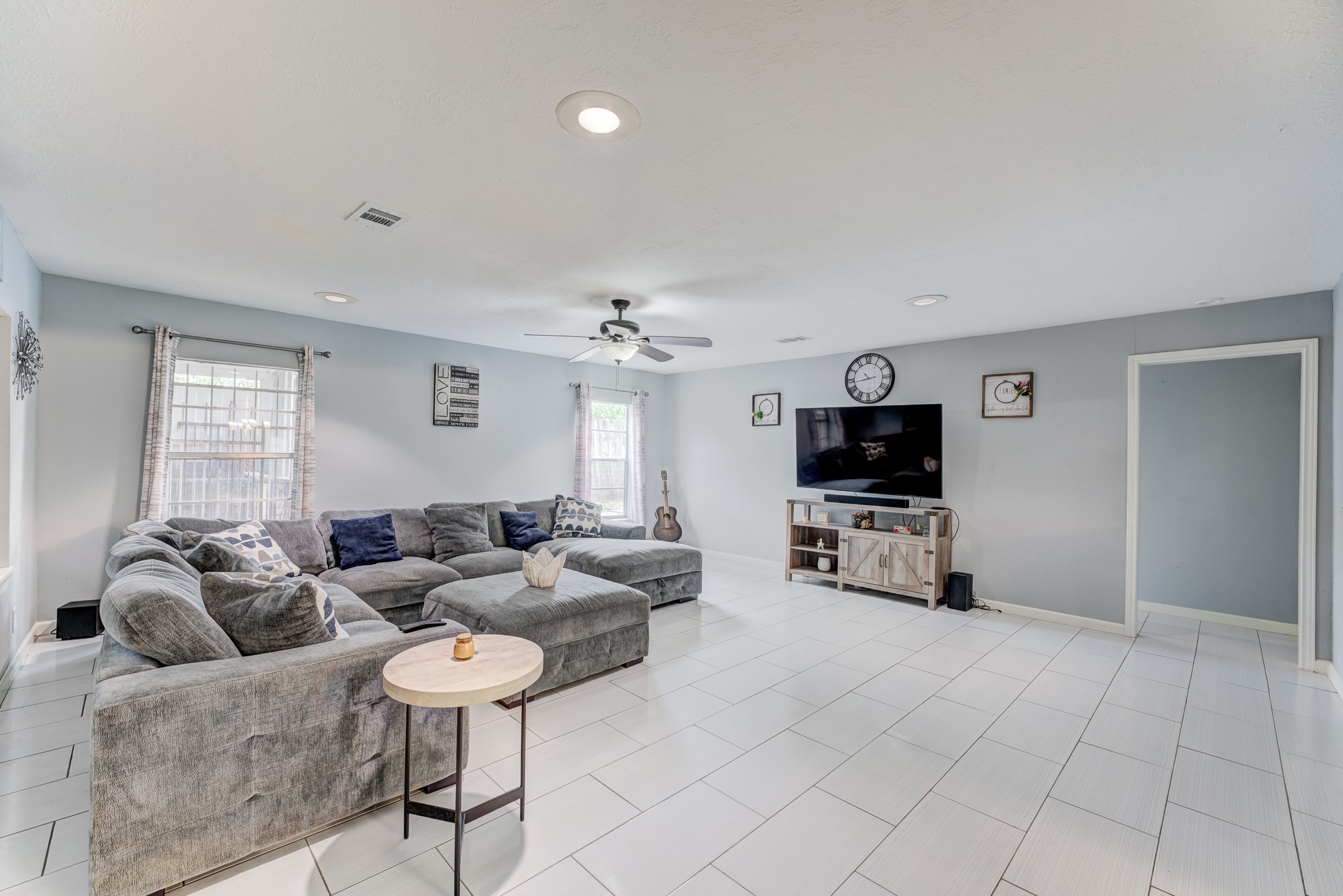 11819 South Nottingham Circle Houston, TX 77071 - Photo 19 of 43