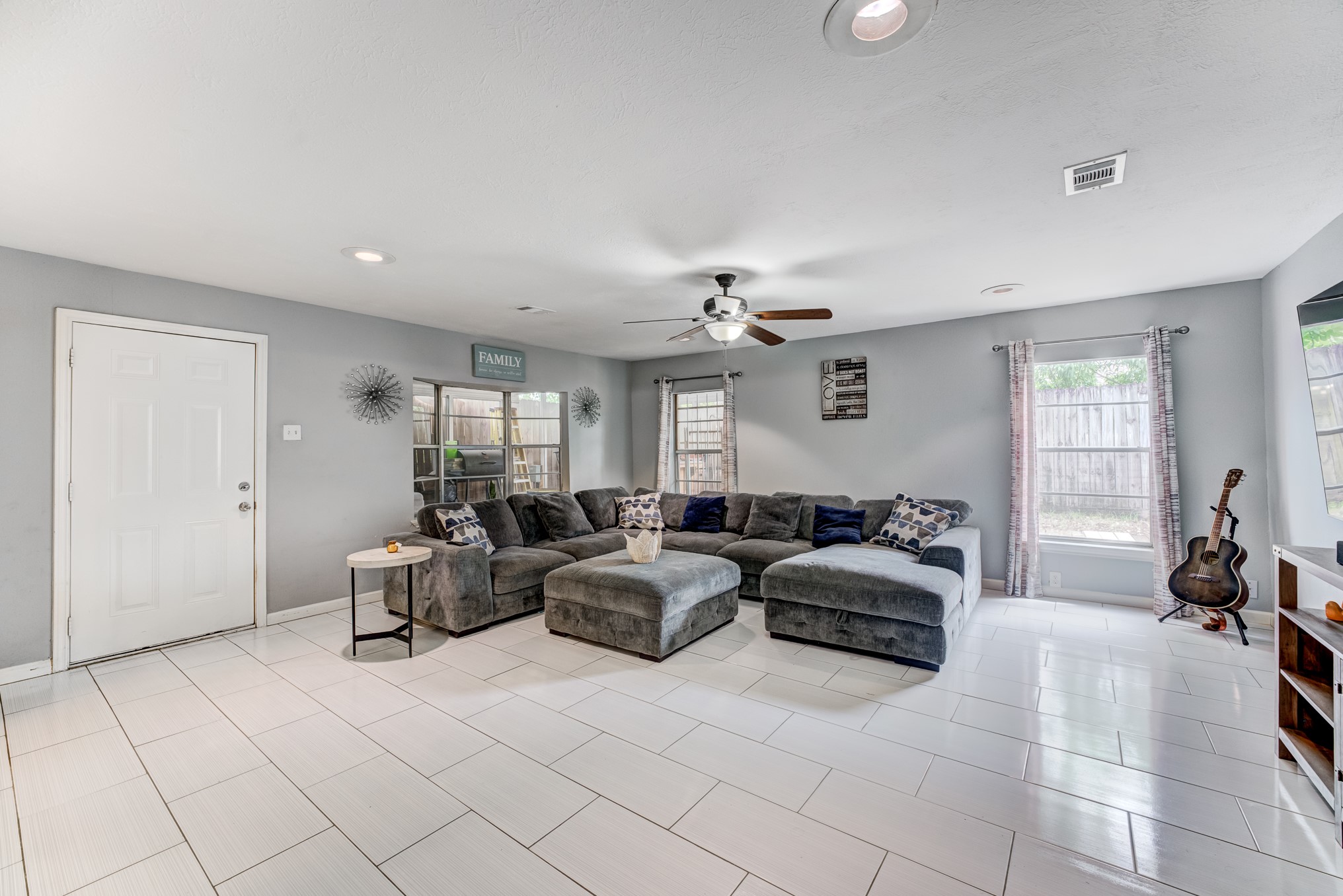 11819 South Nottingham Circle Houston, TX 77071 - Photo 20 of 43
