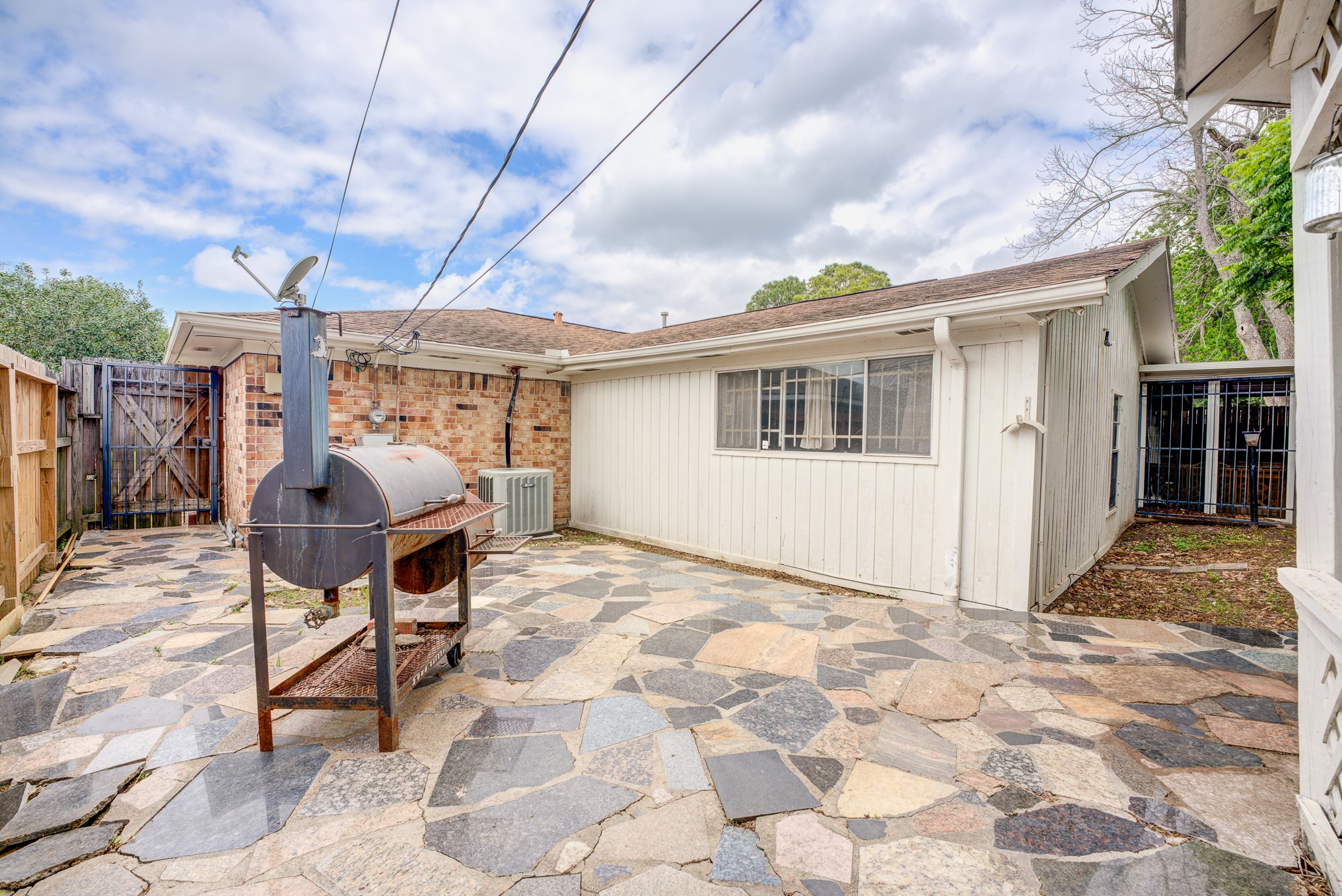 11819 South Nottingham Circle Houston, TX 77071 - Photo 39 of 43