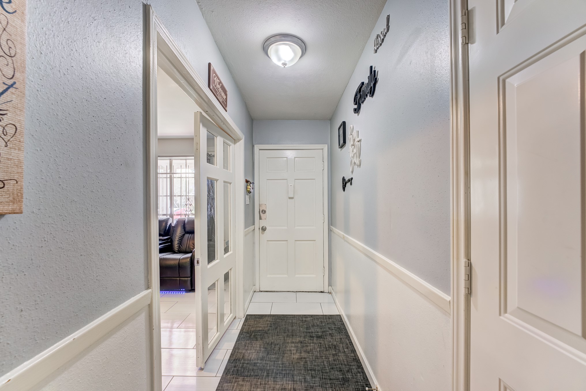 11819 South Nottingham Circle Houston, TX 77071 - Photo 7 of 43
