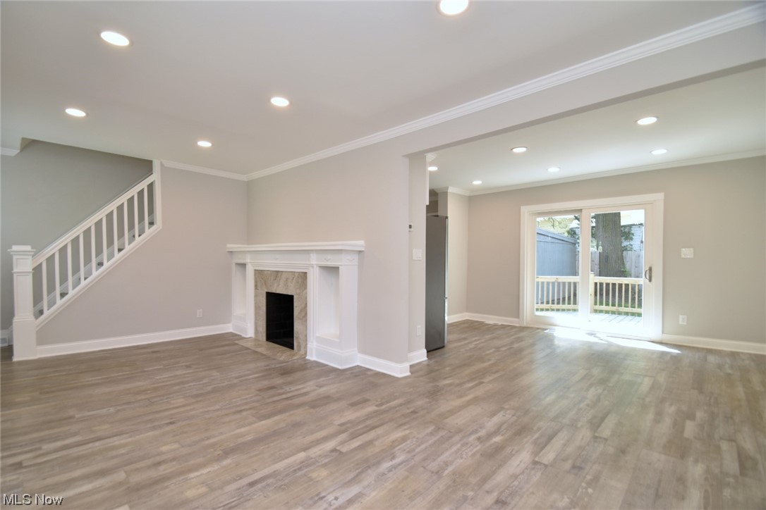 1518 South Noble Road Cleveland, OH 44121 - Photo 5 of 35 Living Room- Dining Room