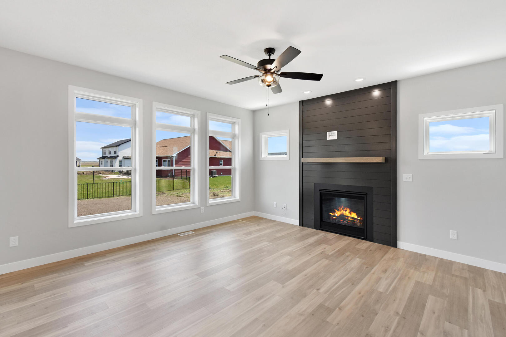 1812 South Sunny Acres Road Mahomet, IL 61853 - Photo 9 of 38