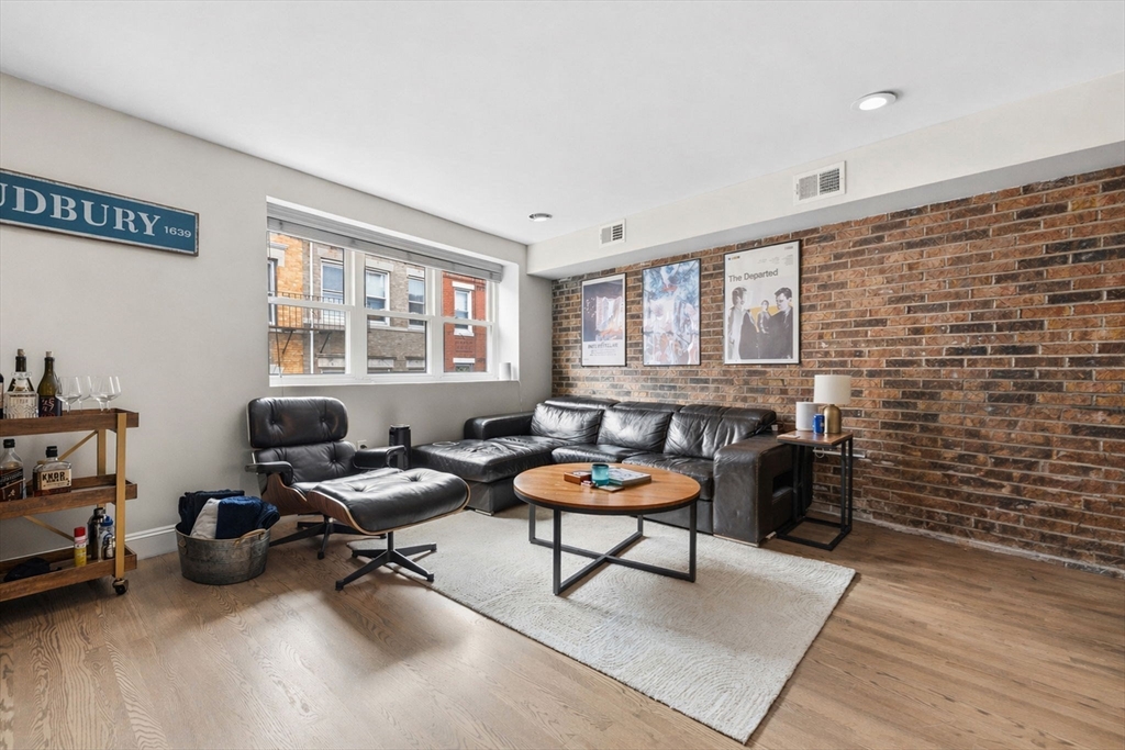 159 Salem Street, Unit 4 Boston, MA 02113 - Photo 4 of 26