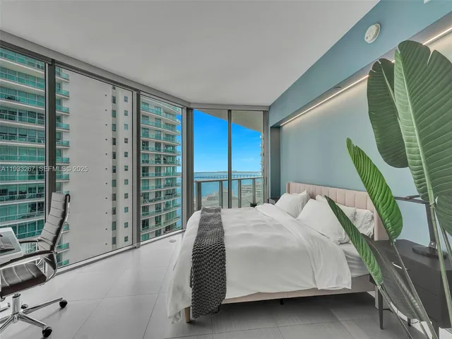 $6,000 | 1300 Brickell Bay Drive, Unit 2109, Miami, FL 33131
