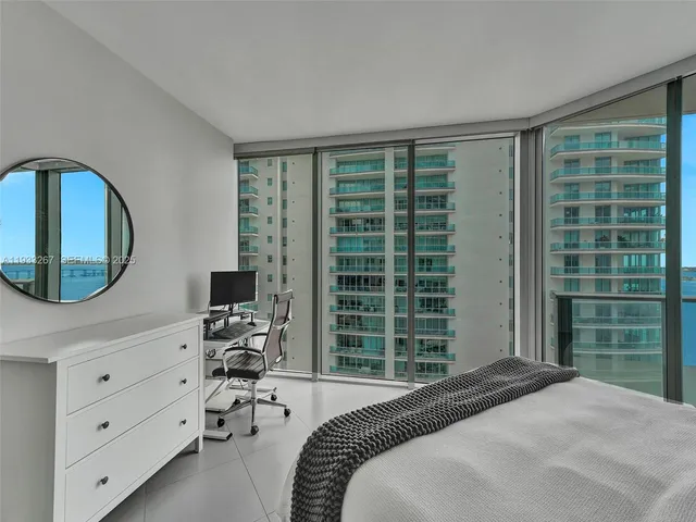 $6,000 | 1300 Brickell Bay Drive, Unit 2109, Miami, FL 33131