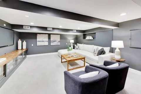 $1,025,000 | 3923 North Kilbourn Avenue, Chicago, IL 60641