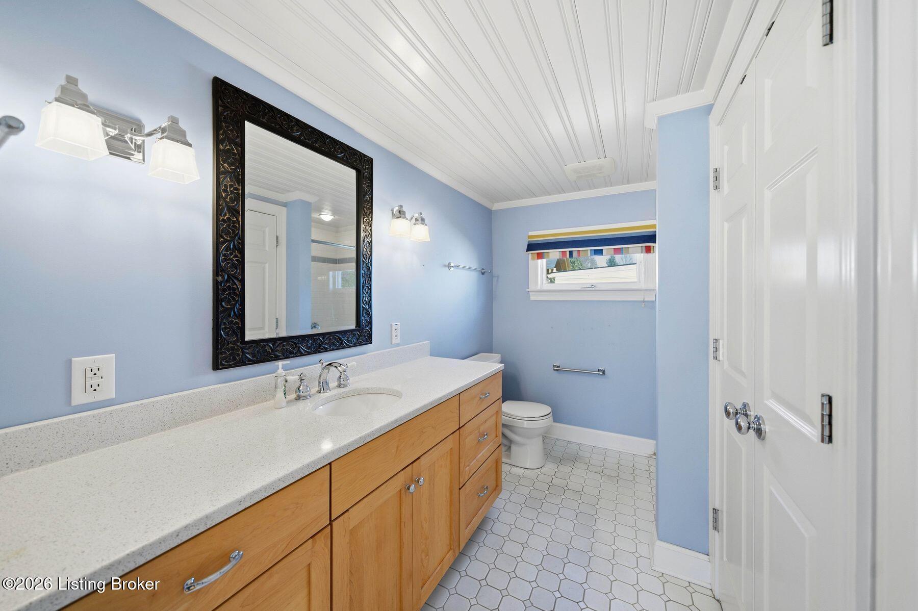 3009 Dundee Road Louisville, KY 40205 - Photo 10 of 64 First Floor Bath