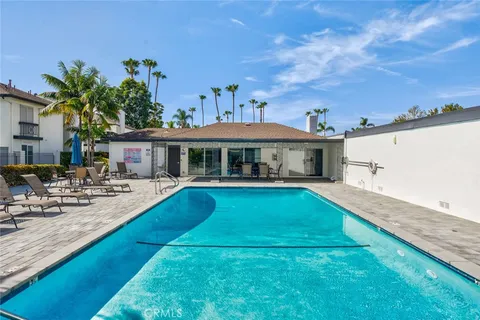 $1,295,000 | 1074 Buckingham Lane, Newport Beach, CA 92660