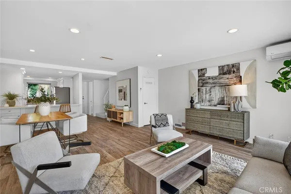 $1,295,000 | 1074 Buckingham Lane, Newport Beach, CA 92660