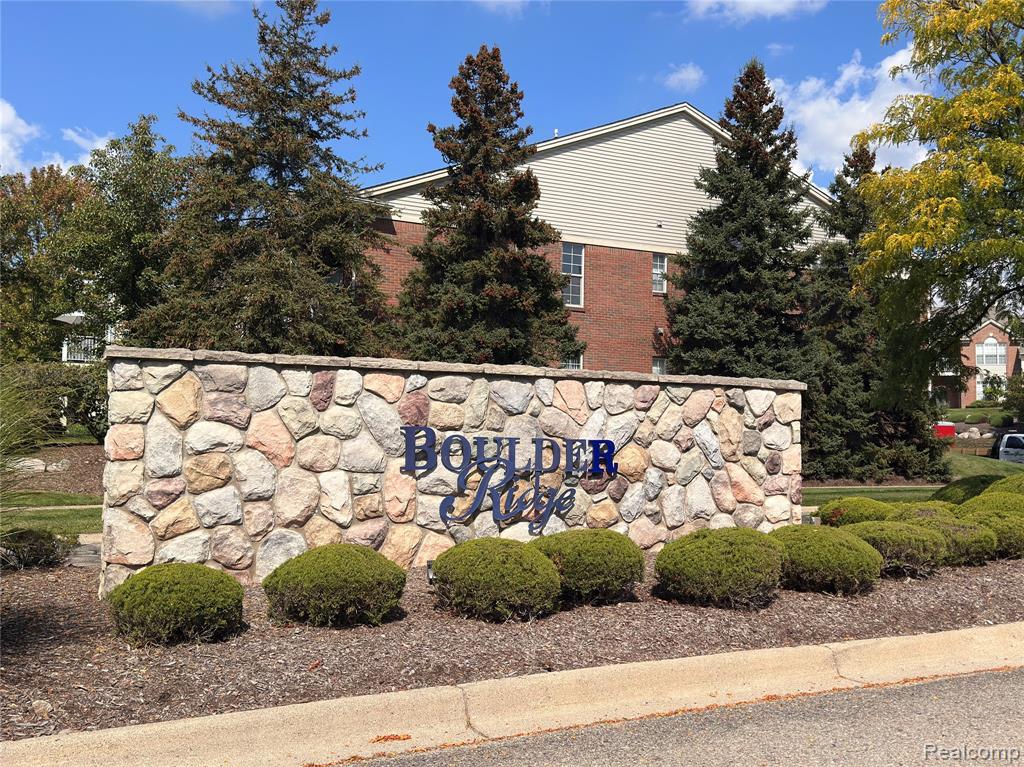 1772 Flagstone Circle Rochester, MI 48307 - Photo 1 of 36
