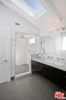 $11,750 | 531 2nd Street, Hermosa Beach, CA 90254