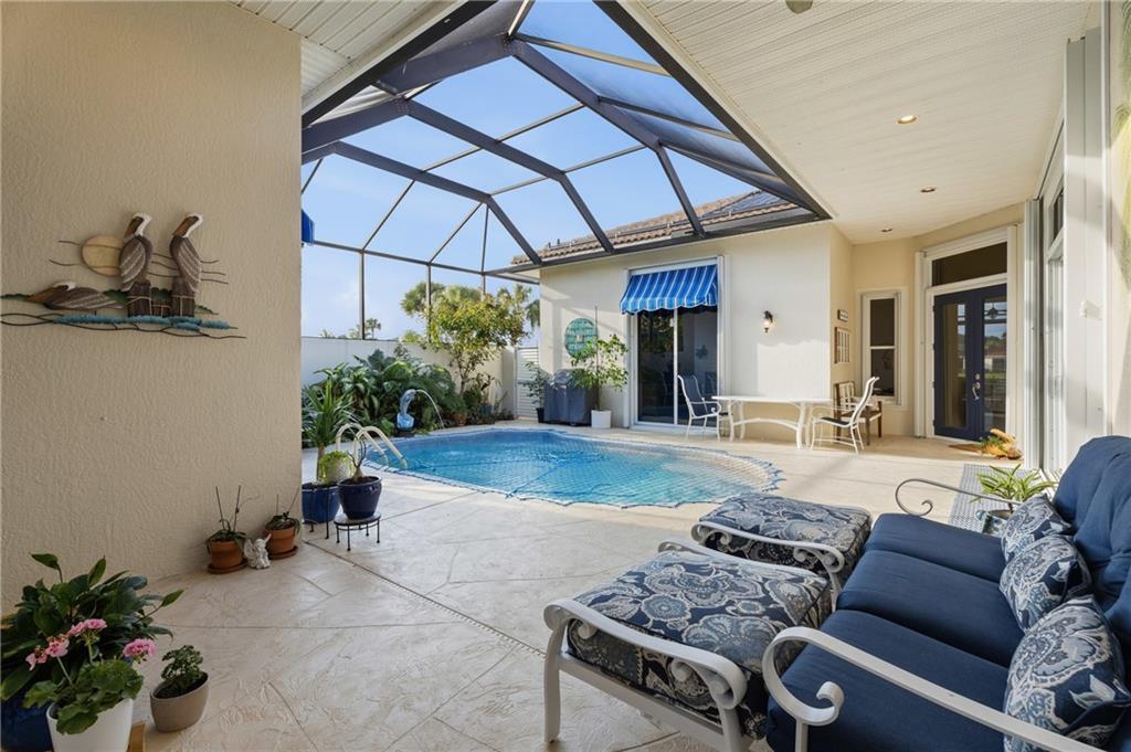 1344 Riverside Lane Vero Beach, FL 32963 - Photo 23 of 36 a living room with furniture