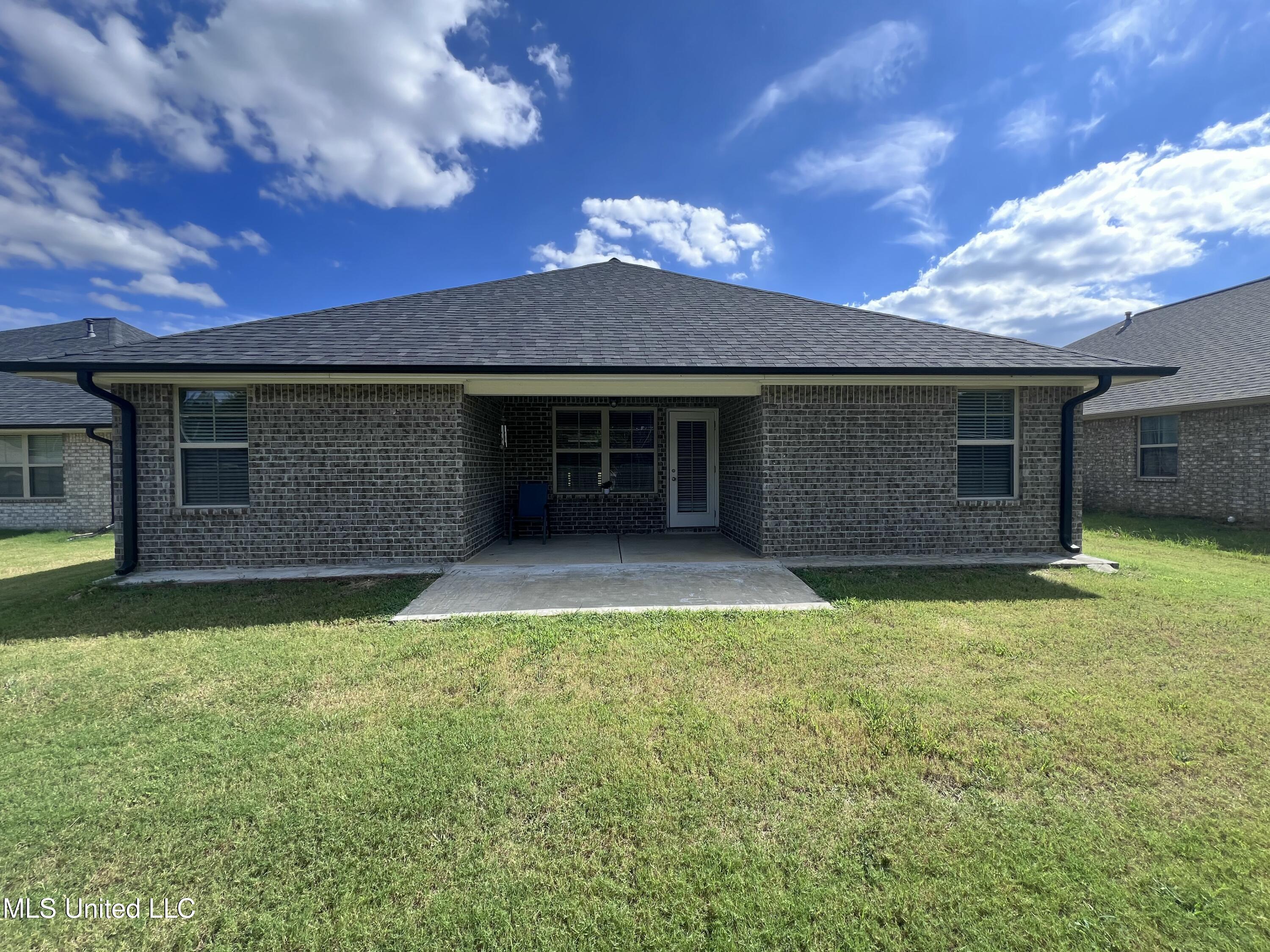 2532 Rutherford Drive Southaven, MS 38672 - Photo 18 of 18 Back Patio