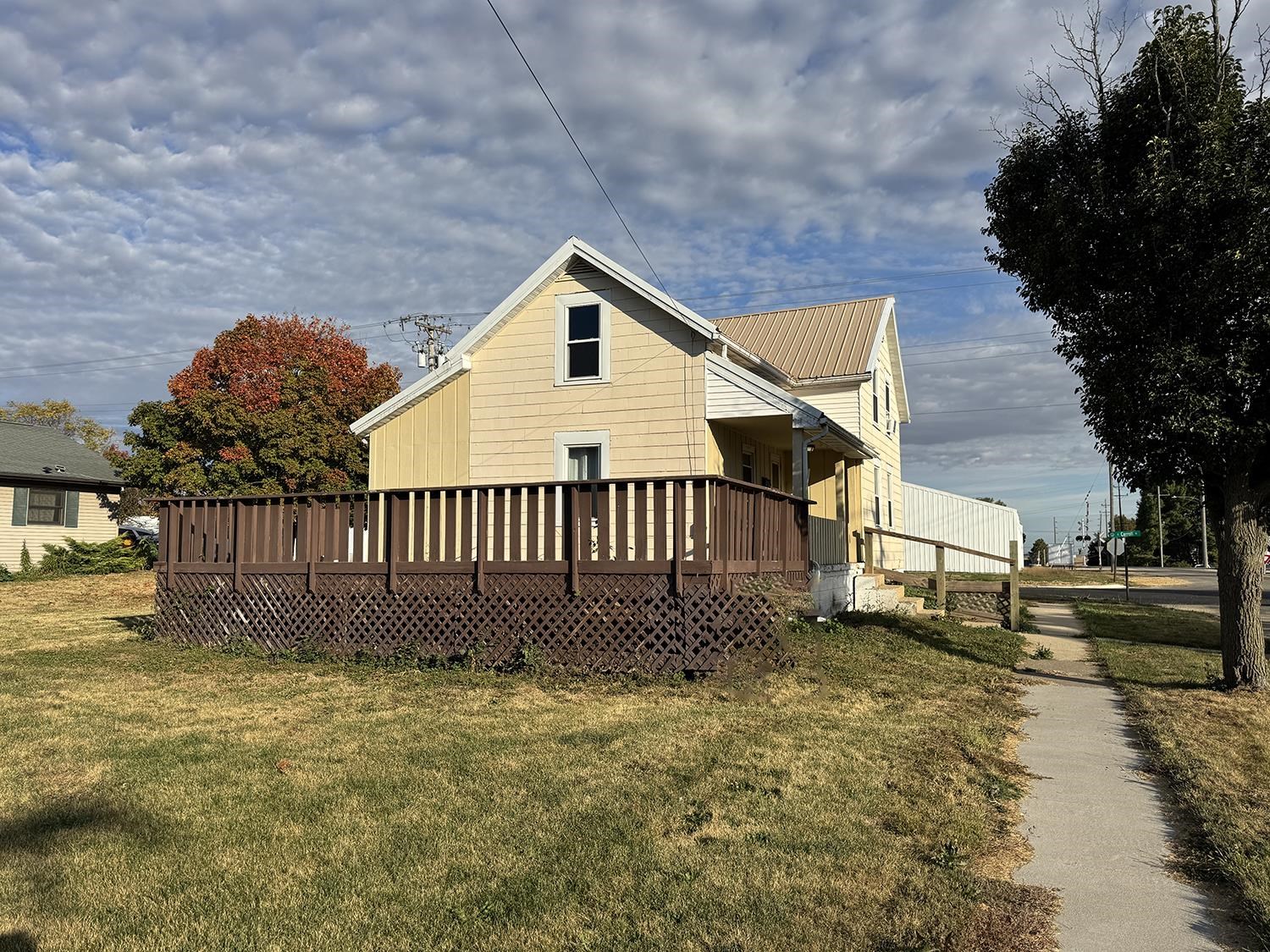 122 North Rochester Street Lanark, IL 61046 - Photo 3 of 19 Gallery Image 3