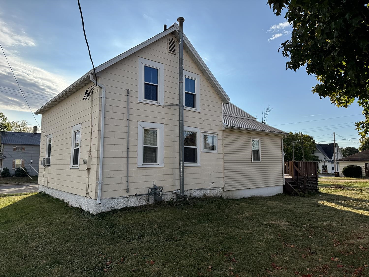 122 North Rochester Street Lanark, IL 61046 - Photo 4 of 19 Gallery Image 4