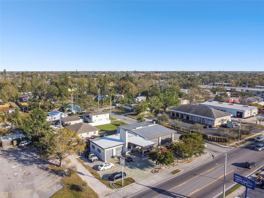 2011 9th Street West Bradenton, FL 34205 - Photo 15 of 24 a view of a city