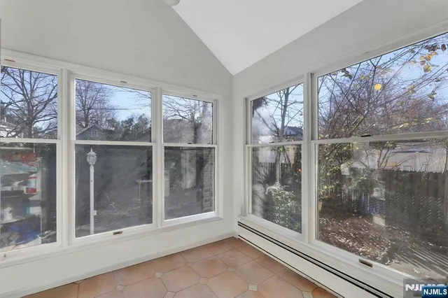 a view of window in an empty room