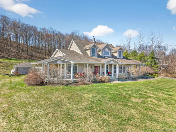 $850,000 | 5 Deer Meadow Drive, Wallkill, NY 12589
