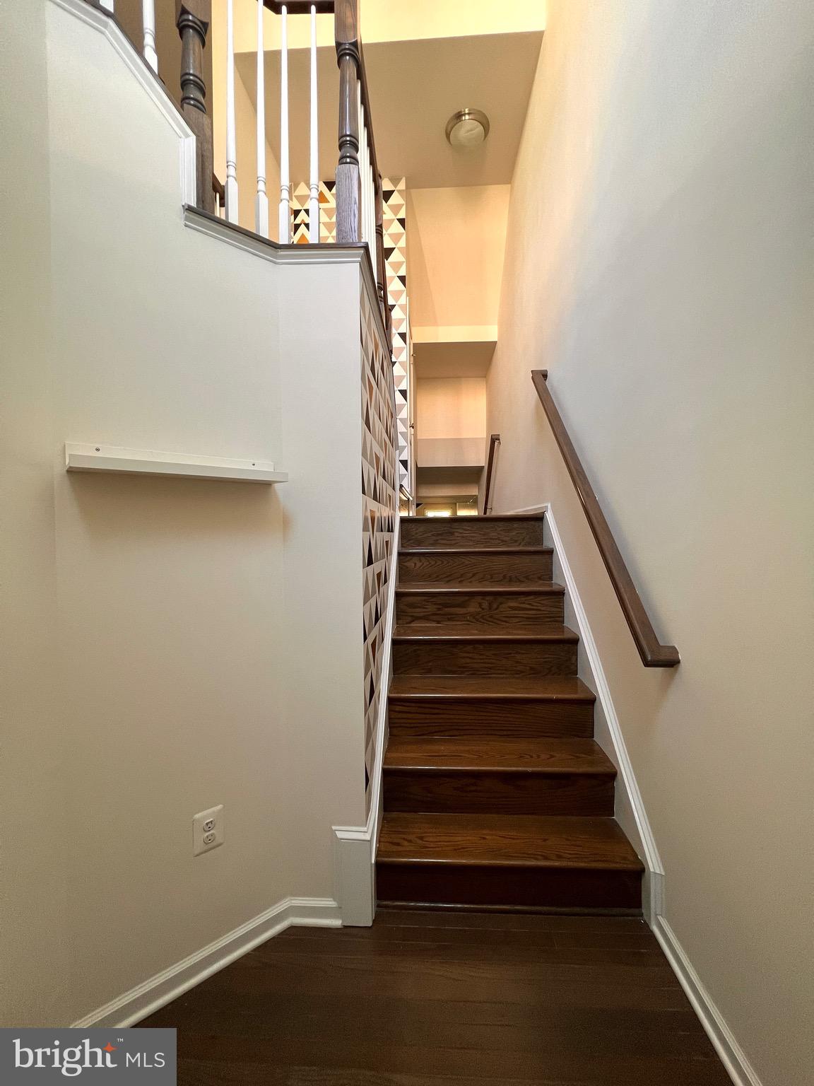 23480 Logans Ridge Terrace Ashburn, VA 20148 - Photo 5 of 66 a view of entryway