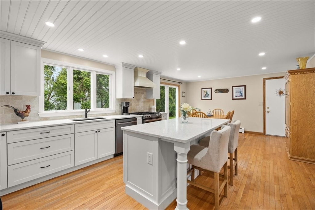 34 Windsor Way Mashpee, MA 02649 - Photo 10 of 40