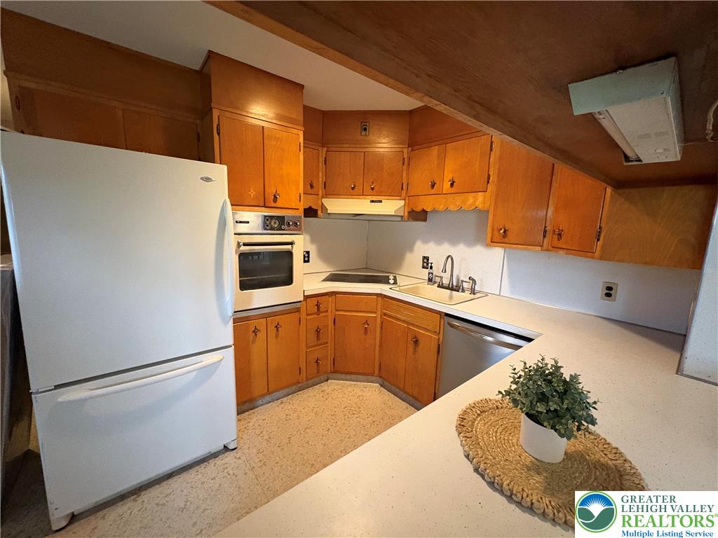 2556 Park View Road Slatington, PA 18080 - Photo 5 of 19