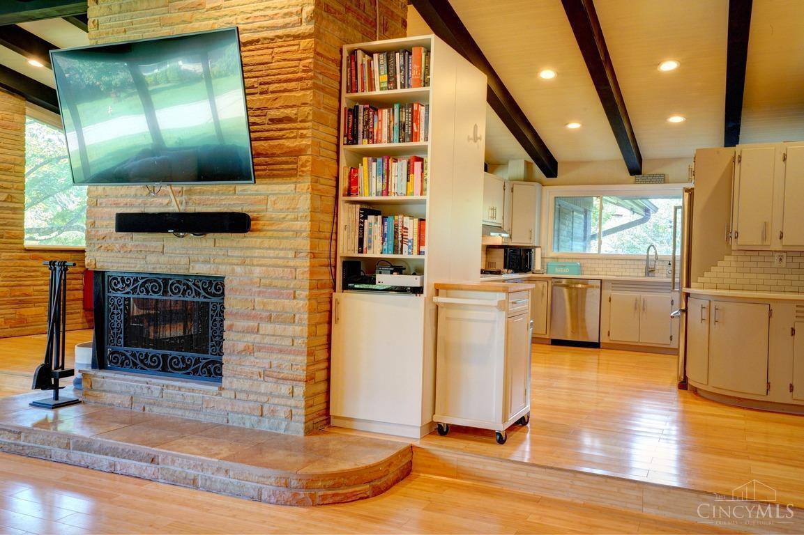 275 Compton Ridge Drive Wyoming, OH 45215 - Photo 5 of 26