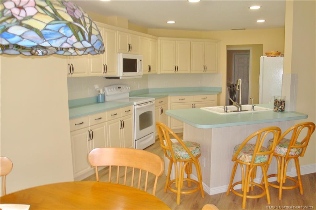 1939 Southwest Oak Ridge Road Palm City, FL 34990 - Photo 9 of 31 Kitchen