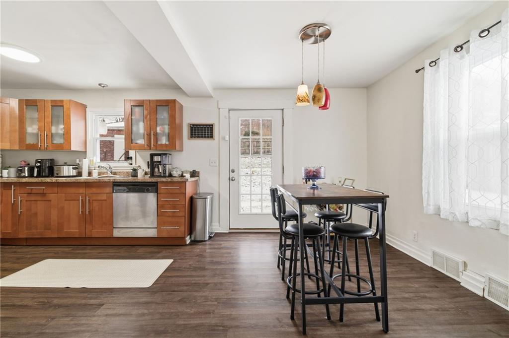 408 Gilmore Avenue Trafford, PA 15085 - Photo 8 of 29