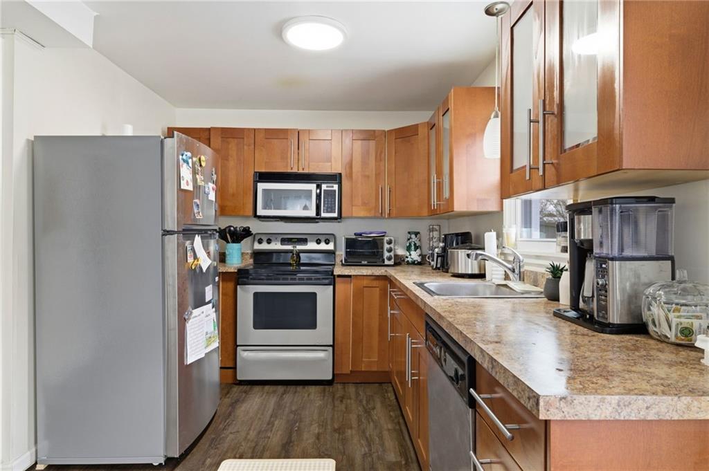 408 Gilmore Avenue Trafford, PA 15085 - Photo 10 of 29