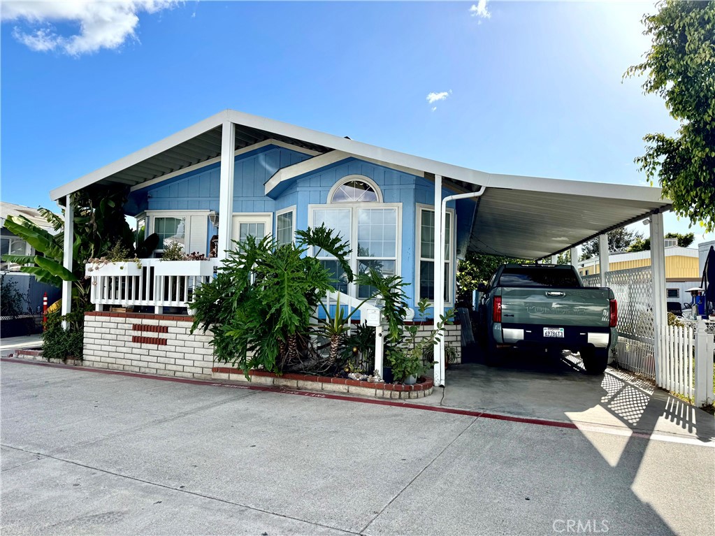 122 Colombo Lane, Unit 77 Tustin, CA 92780 - Photo 5 of 60 RIGHT FRONT