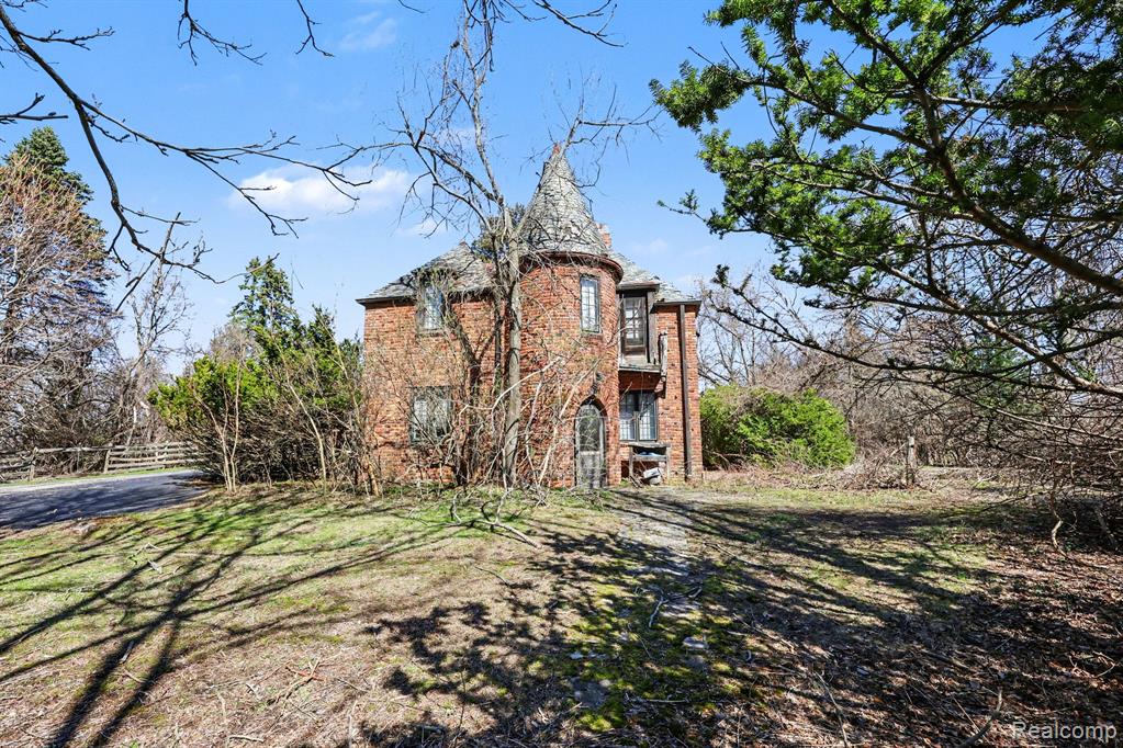 32020 Franklin Road Franklin, MI 48025 - Photo 4 of 18