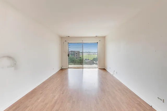 $165,000 | 701 West Huntington Commons Road, Unit 418, Mount Prospect, IL 60056