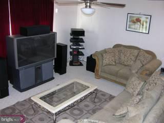 524 Fairhurst Road Fairless Hills, PA 19030 - Photo 4 of 6 Gallery Image 4
