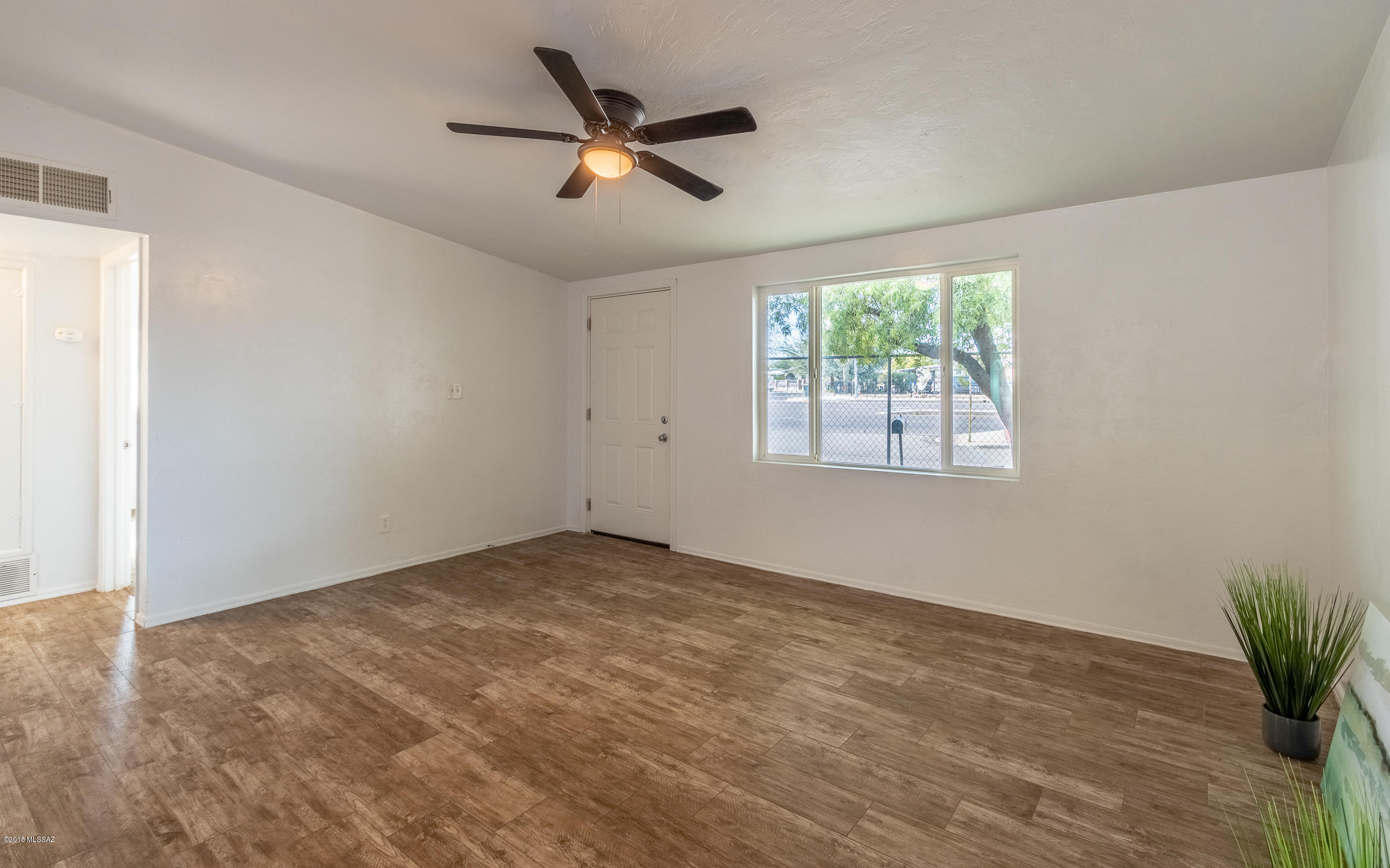 610 North Silverbell Road Tucson, AZ 85745 - Photo 8 of 23 Gallery Image 8