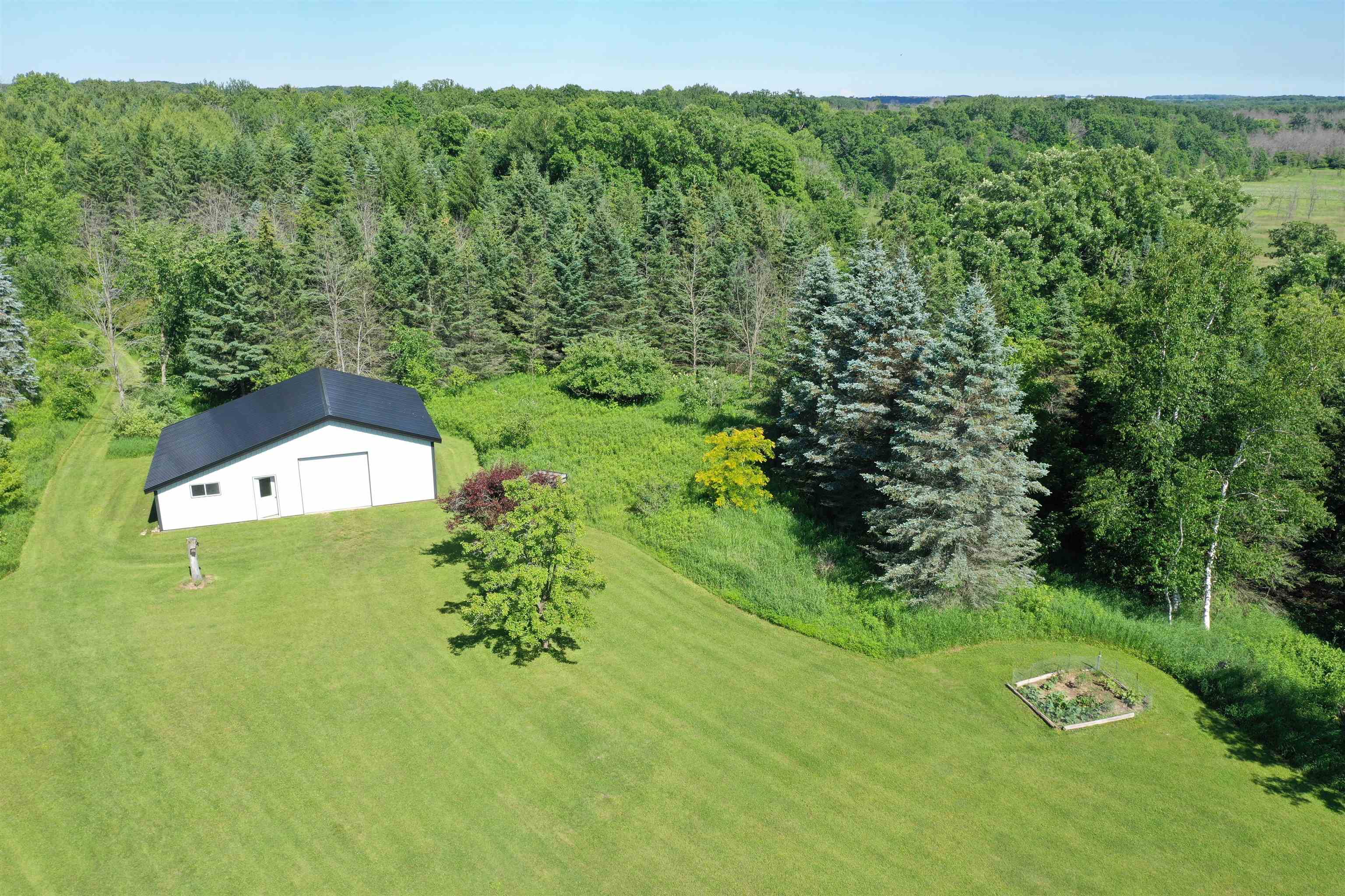 4437 Pine Grove Road Green Bay, WI 54311 - Photo 19 of 60