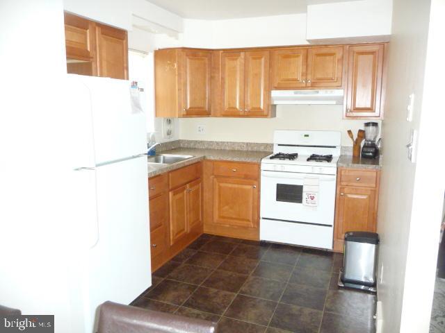 10658 Lockart Road Philadelphia, PA 19116 - Photo 12 of 27 Gallery Image 12