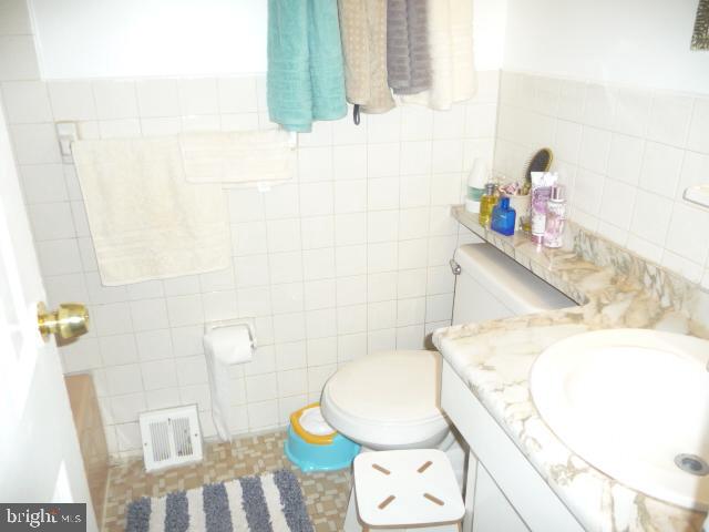 10658 Lockart Road Philadelphia, PA 19116 - Photo 7 of 27 Gallery Image 7