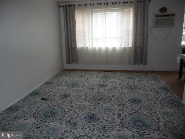 10658 Lockart Road Philadelphia, PA 19116 - Photo 10 of 27 Gallery Image 10