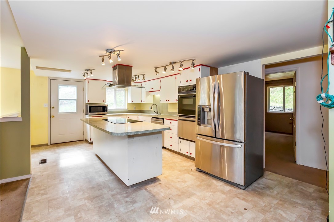 2626 Opdal Road East Port Orchard, WA 98366 - Photo 5 of 31 Gallery Image 5